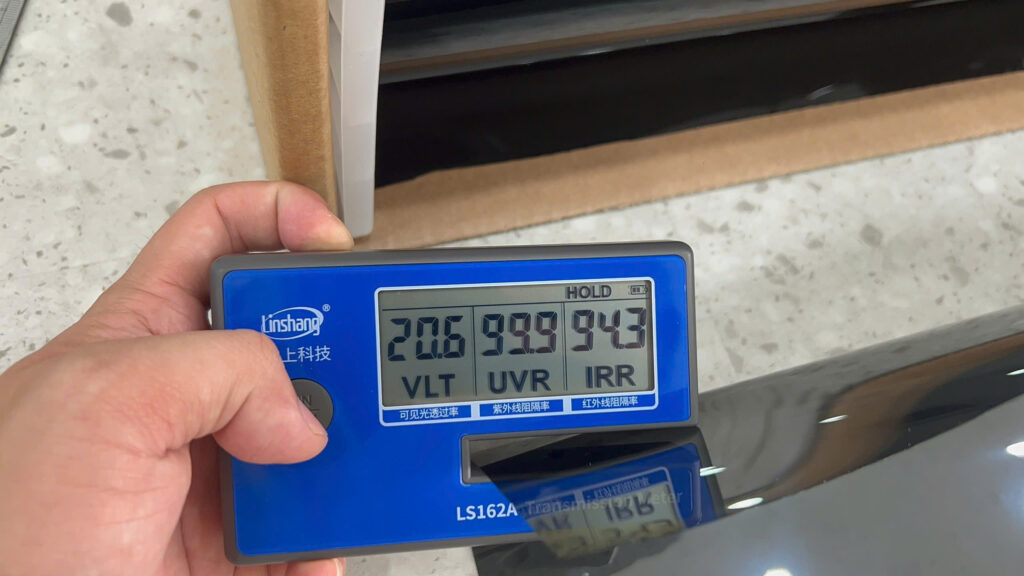 Phim cách nhiệt nhà kính VEGO, ngăn 99% tia UV và trên 90% nhiệt